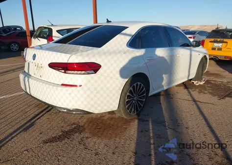 2022 Volkswagen Passat 2.0T Limited Edition z USA, uszkodzony, nr VIN 1VWBA7A3XNC006771